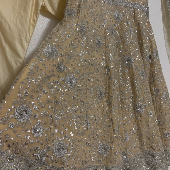 Pajami suit 38 shirt Pajami 44 sequin and stud work on both sides of kameez - Picture 2 of 3